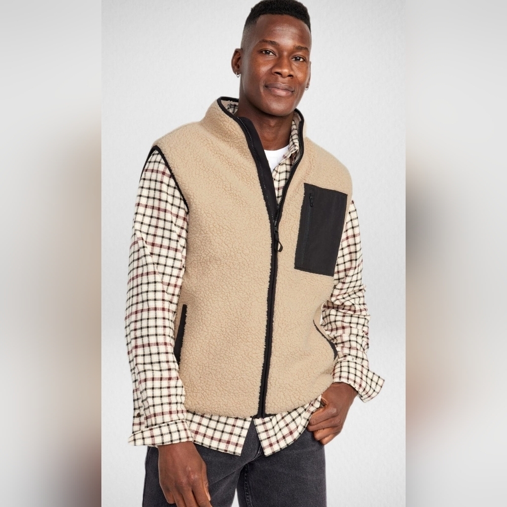 NWOT Old Navy Men's Neutral Cream Teddy Vest - Size Medium - Picture 2 of 8